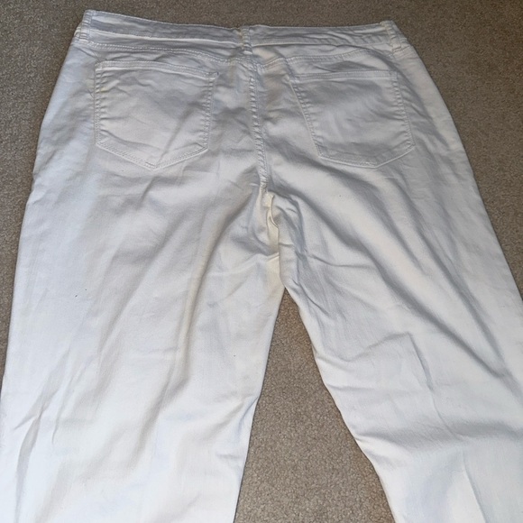 St. John's Bay Women’s White Straight-Leg Jeans - Size 16 with 29” Inseam - Picture 9 of 9